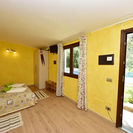 Hotel Diffuso Il Portichetto Sulla Collina A Vezio Perledo 3*