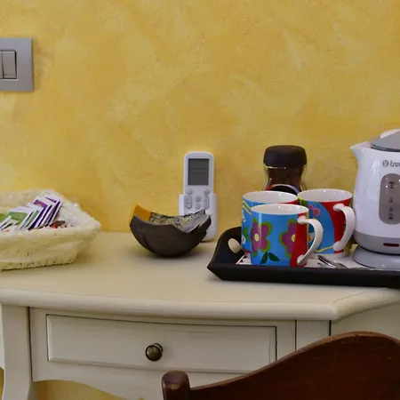 Hotel Diffuso Il Portichetto Sulla Collina A Vezio Perledo 3*