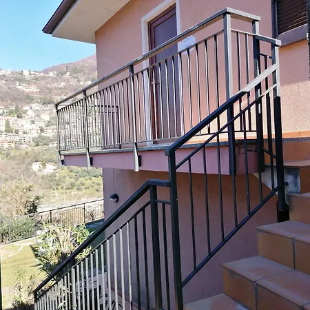 Hotel Diffuso Il Portichetto Sulla Collina A Vezio Perledo 3*