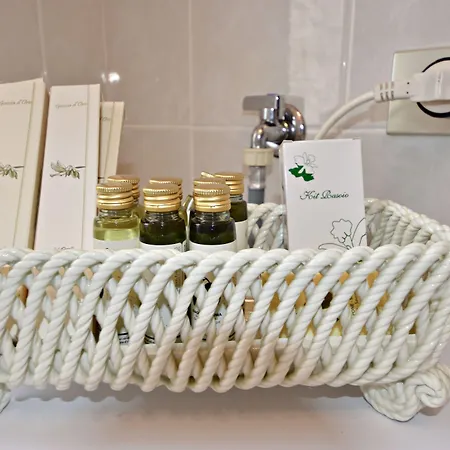 Hotel Diffuso Il Portichetto Sulla Collina A Vezio Perledo 3* Perledo