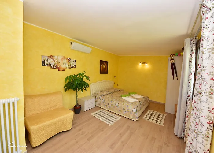 Diffuso Il Portichetto Sulla Collina A Vezio 3* Perledo