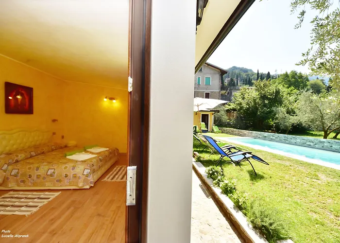 Diffuso Il Portichetto Sulla Collina A Vezio Hotel