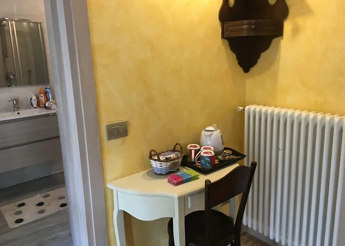 Diffuso Il Portichetto Sulla Collina A Vezio Hotel 3*