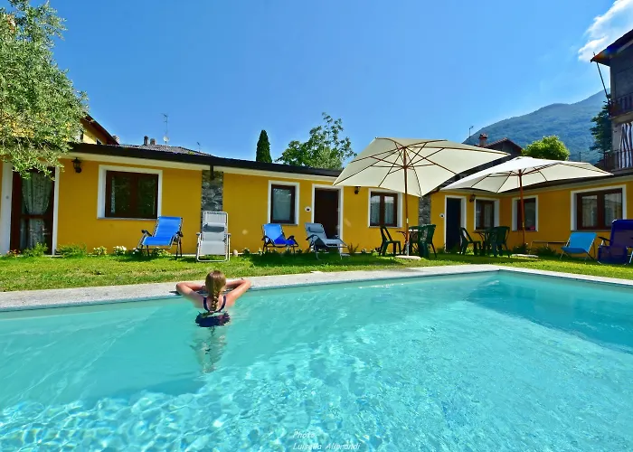 Diffuso Il Portichetto Sulla Collina A Vezio Hotel 3*