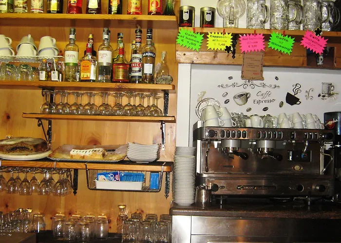 Diffuso Il Portichetto Sulla Collina A Vezio Perledo
