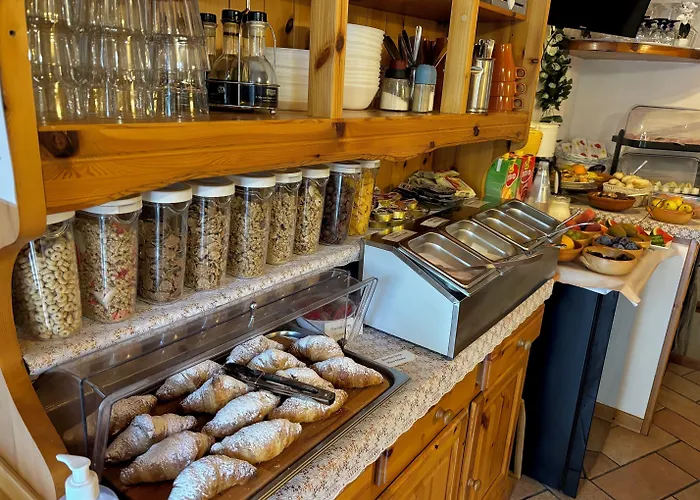 Diffuso Il Portichetto Sulla Collina A Vezio Hotel 3*