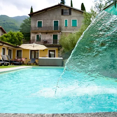 Hotell Hotel Diffuso Il Portichetto Sulla Collina A Vezio Perledo 3*