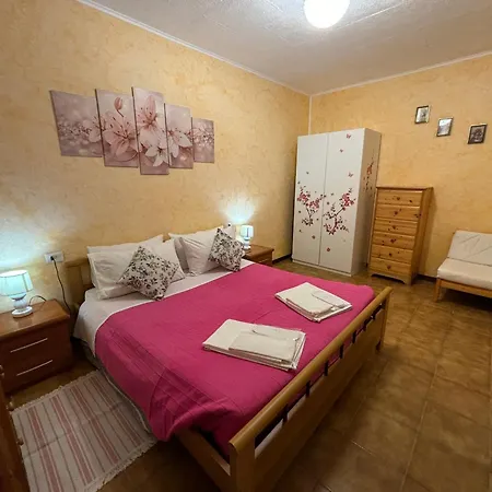 Hotel Diffuso Il Portichetto Sulla Collina A Vezio Perledo