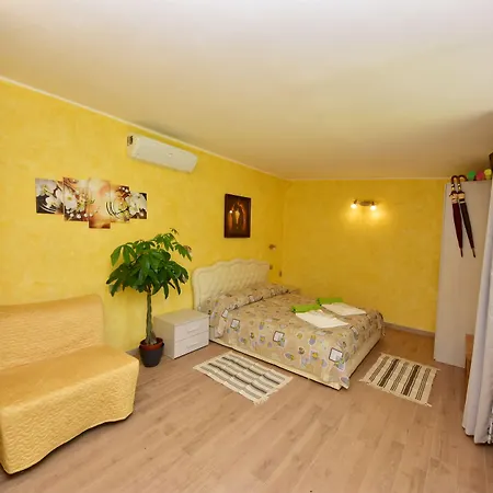 Diffuso Il Portichetto Sulla Collina A Vezio 3* Perledo