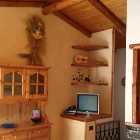 Diffuso Il Portichetto Sulla Collina A Vezio