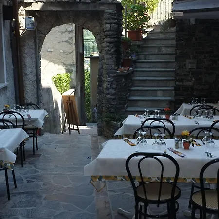 מלון Diffuso Il Portichetto Sulla Collina A Vezio 3*