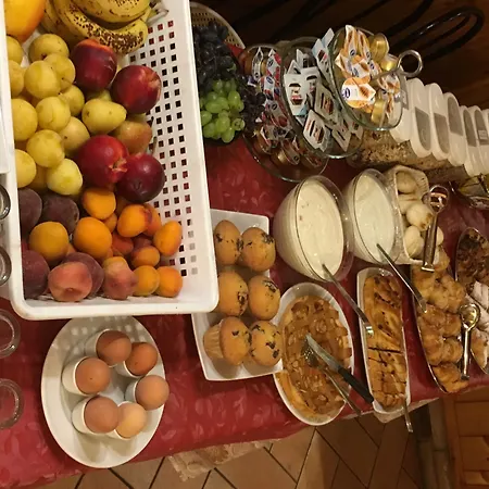 Diffuso Il Portichetto Sulla Collina A Vezio Hotel Perledo