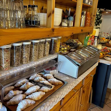 Diffuso Il Portichetto Sulla Collina A Vezio Hotel 3*