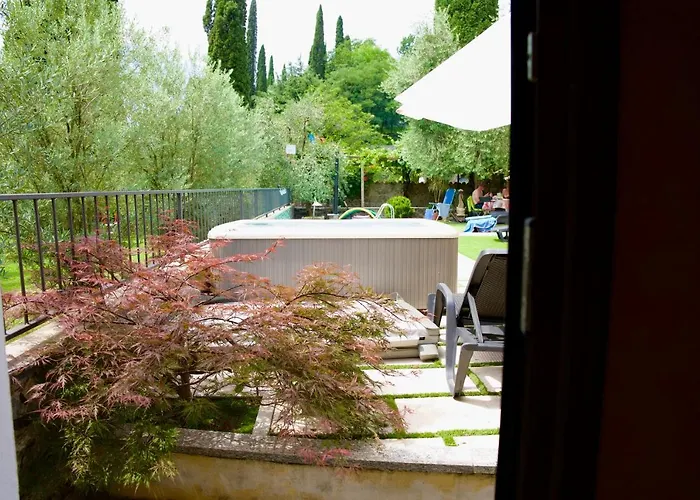 Diffuso Il Portichetto Sulla Collina A Vezio 3* Perledo