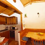 Diffuso Il Portichetto Sulla Collina A Vezio Szálloda Perledo