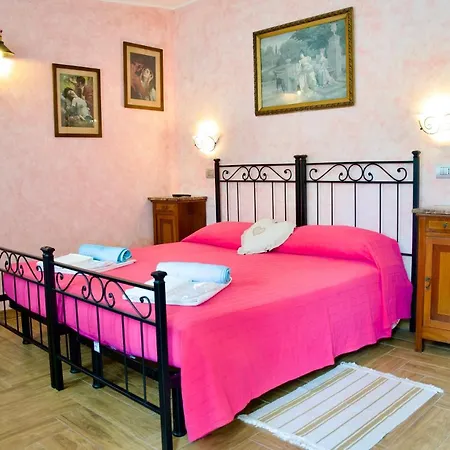 Diffuso Il Portichetto Sulla Collina A Vezio