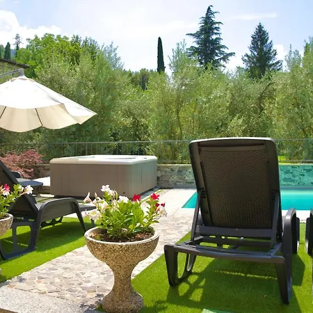 Diffuso Il Portichetto Sulla Collina A Vezio ホテル ペルレード