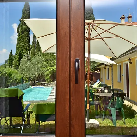 Diffuso Il Portichetto Sulla Collina A Vezio 3*