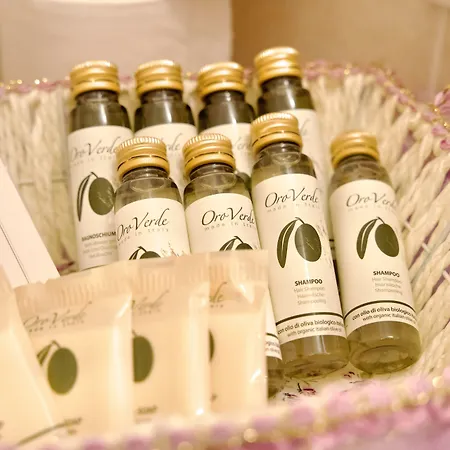 Diffuso Il Portichetto Sulla Collina A Vezio 3* ペルレード