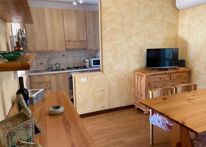 Hotel Diffuso Il Portichetto Sulla Collina A Vezio Perledo 3* Perledo