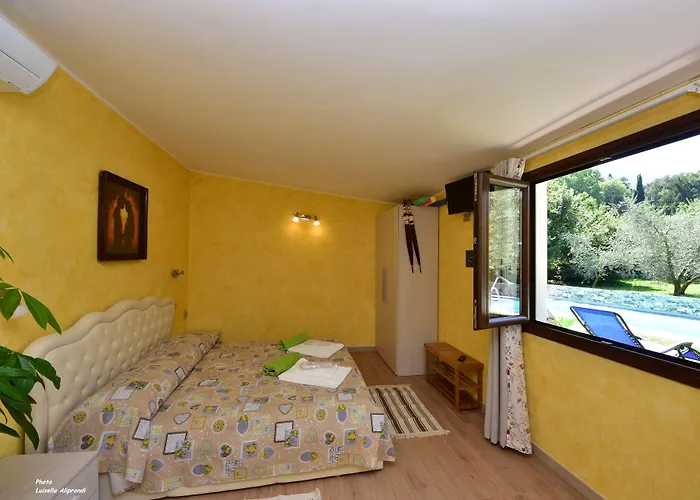 Hotel Diffuso Il Portichetto Sulla Collina A Vezio Perledo Hotel Perledo