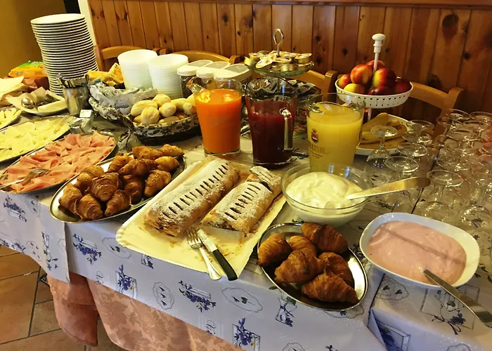 Hotel Diffuso Il Portichetto Sulla Collina A Vezio Perledo 3* Perledo