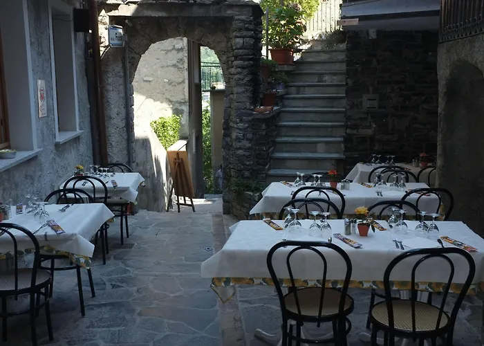 Hotel Hotel Diffuso Il Portichetto Sulla Collina A Vezio Perledo 3*