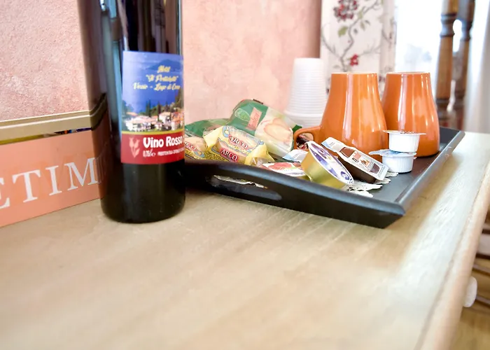 Hotel Hotel Diffuso Il Portichetto Sulla Collina A Vezio Perledo Perledo