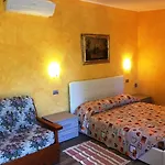 Hotel Hotel Diffuso Il Portichetto Sulla Collina A Vezio Perledo Perledo