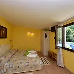 Hotel Diffuso Il Portichetto Sulla Collina A Vezio Perledo Hotel Perledo