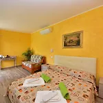 Hotel Diffuso Il Portichetto Sulla Collina A Vezio Perledo Hotel