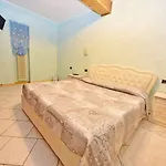 Hotel Hotel Diffuso Il Portichetto Sulla Collina A Vezio Perledo 3*