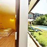 Hotel Diffuso Il Portichetto Sulla Collina A Vezio Perledo Hotel