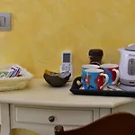 Hotel Diffuso Il Portichetto Sulla Collina A Vezio Perledo 3*
