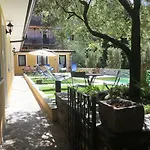 Hotel Diffuso Il Portichetto Sulla Collina A Vezio Perledo 3*