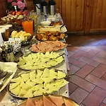 Hotel Diffuso Il Portichetto Sulla Collina A Vezio Perledo Hotel Perledo