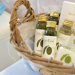 Hotel Diffuso Il Portichetto Sulla Collina A Vezio Perledo Hotel 3*