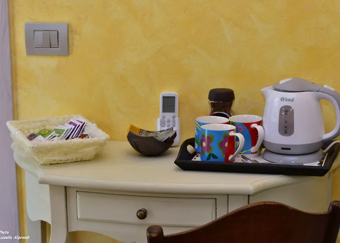 Diffuso Il Portichetto Sulla Collina A Vezio 3*