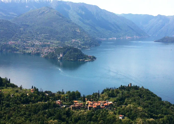 Diffuso Il Portichetto Sulla Collina A Vezio Perledo